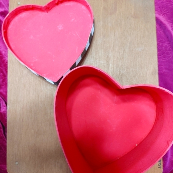 NWOT SHABBY CHIC HEART BOX - Picture 3 of 3